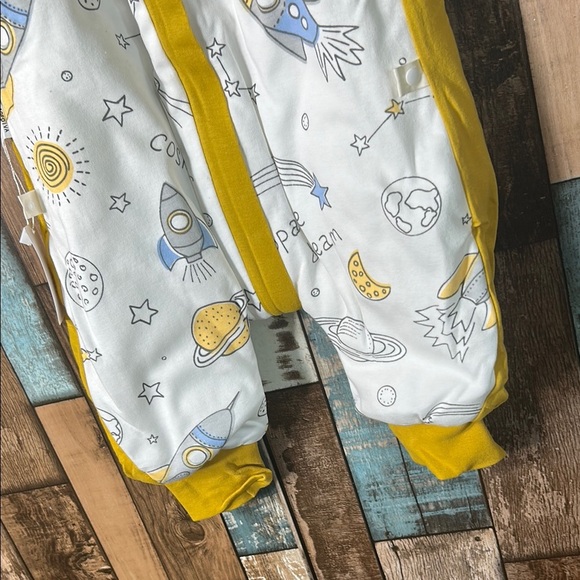 Space-Themed Baby Onesie 24month - Picture 6 of 16